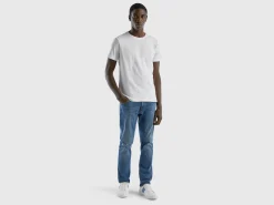 White t-shirt