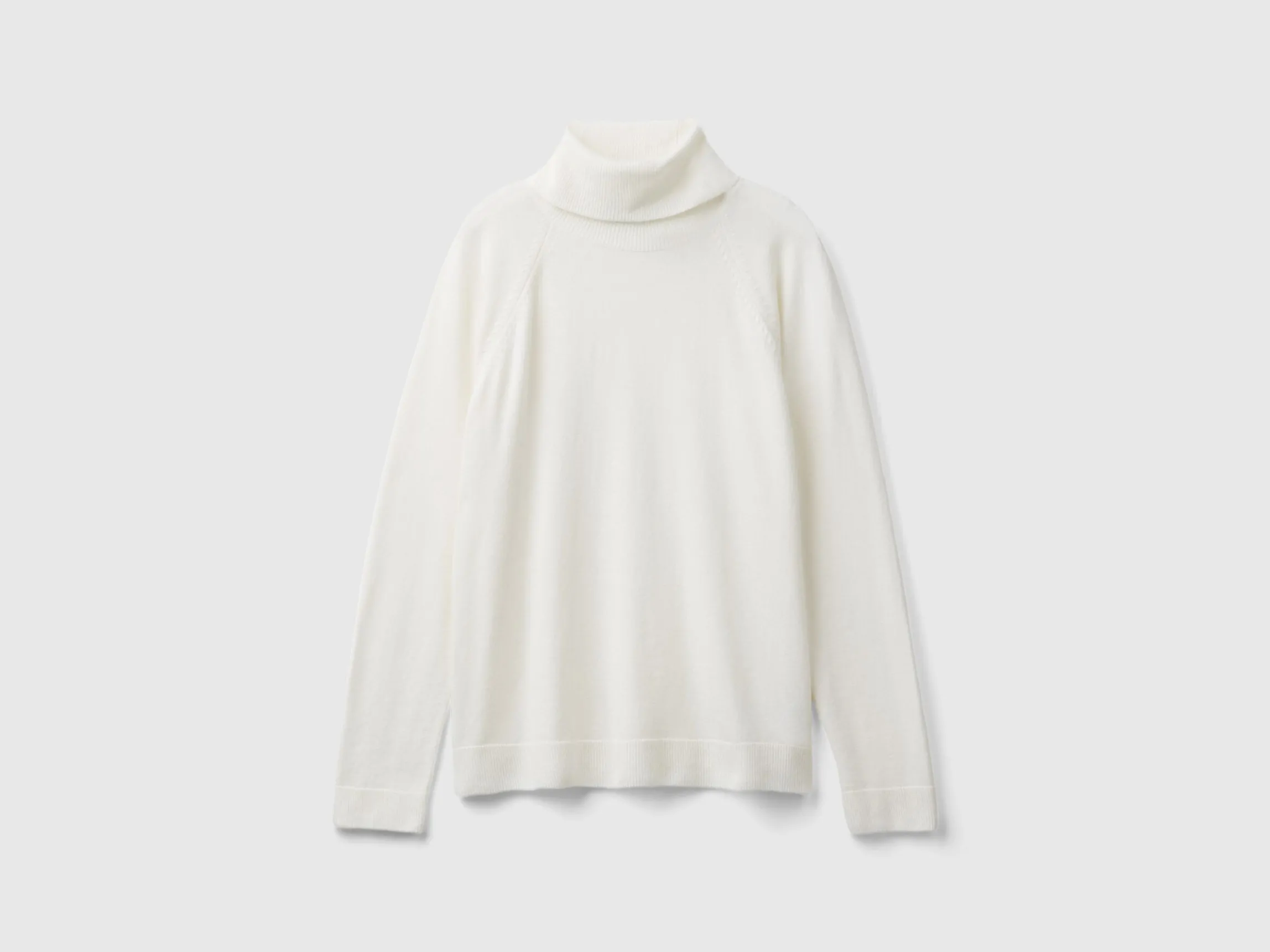 White turtleneck sweater in cashmere and wool blend