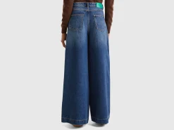 Wide fit jeans