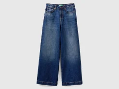 Wide fit jeans