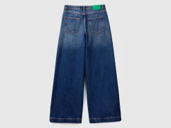 Wide fit jeans