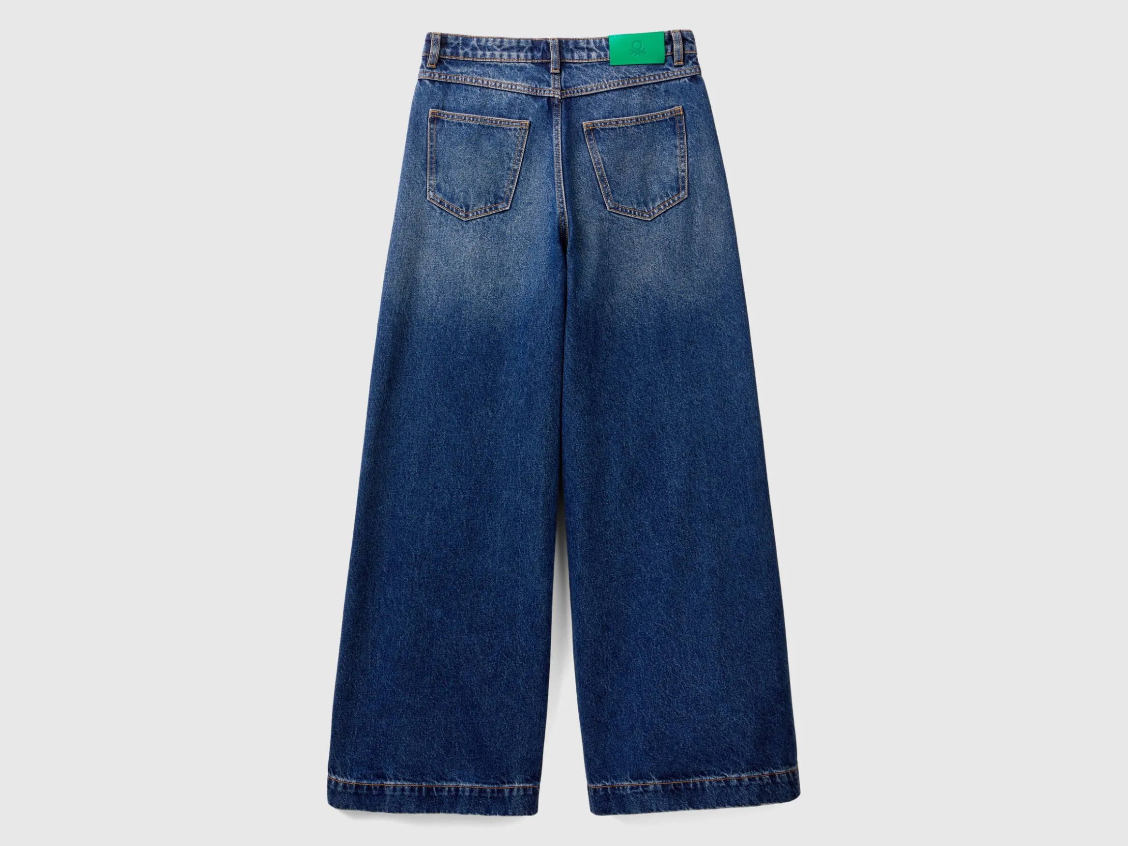 Wide fit jeans
