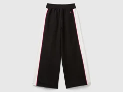 Wide fit sweatpants