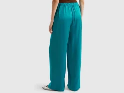 Wide trousers in 100% viscose