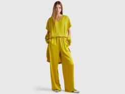Wide trousers in 100% viscose