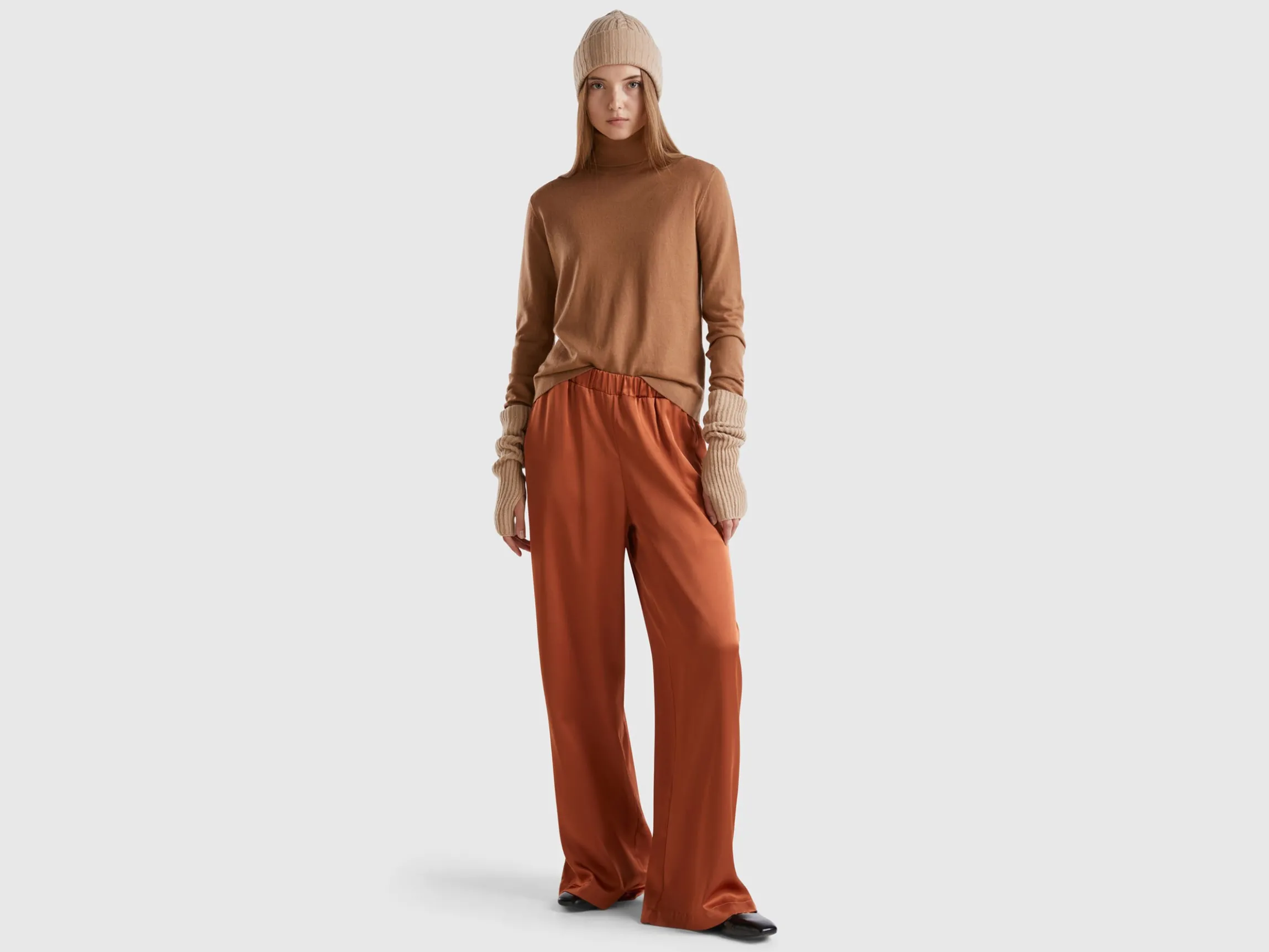 Wide trousers in 100% viscose