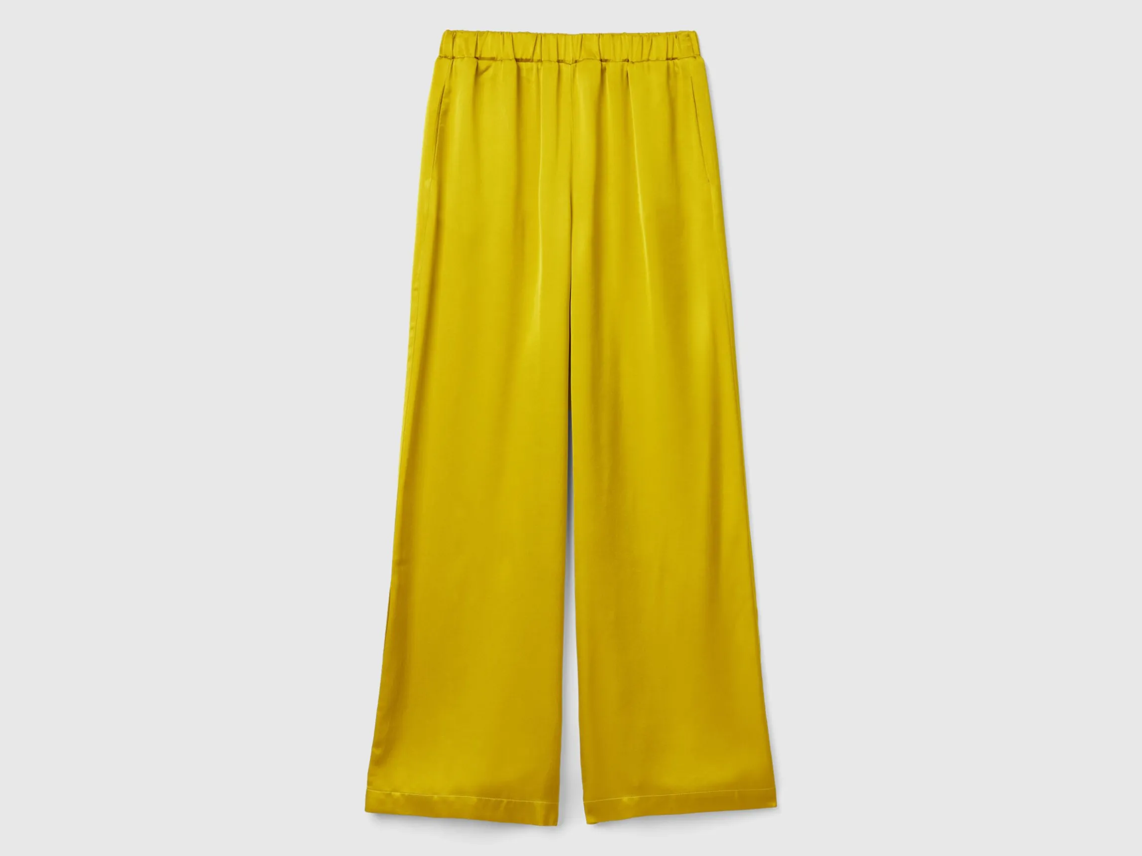 Wide trousers in 100% viscose