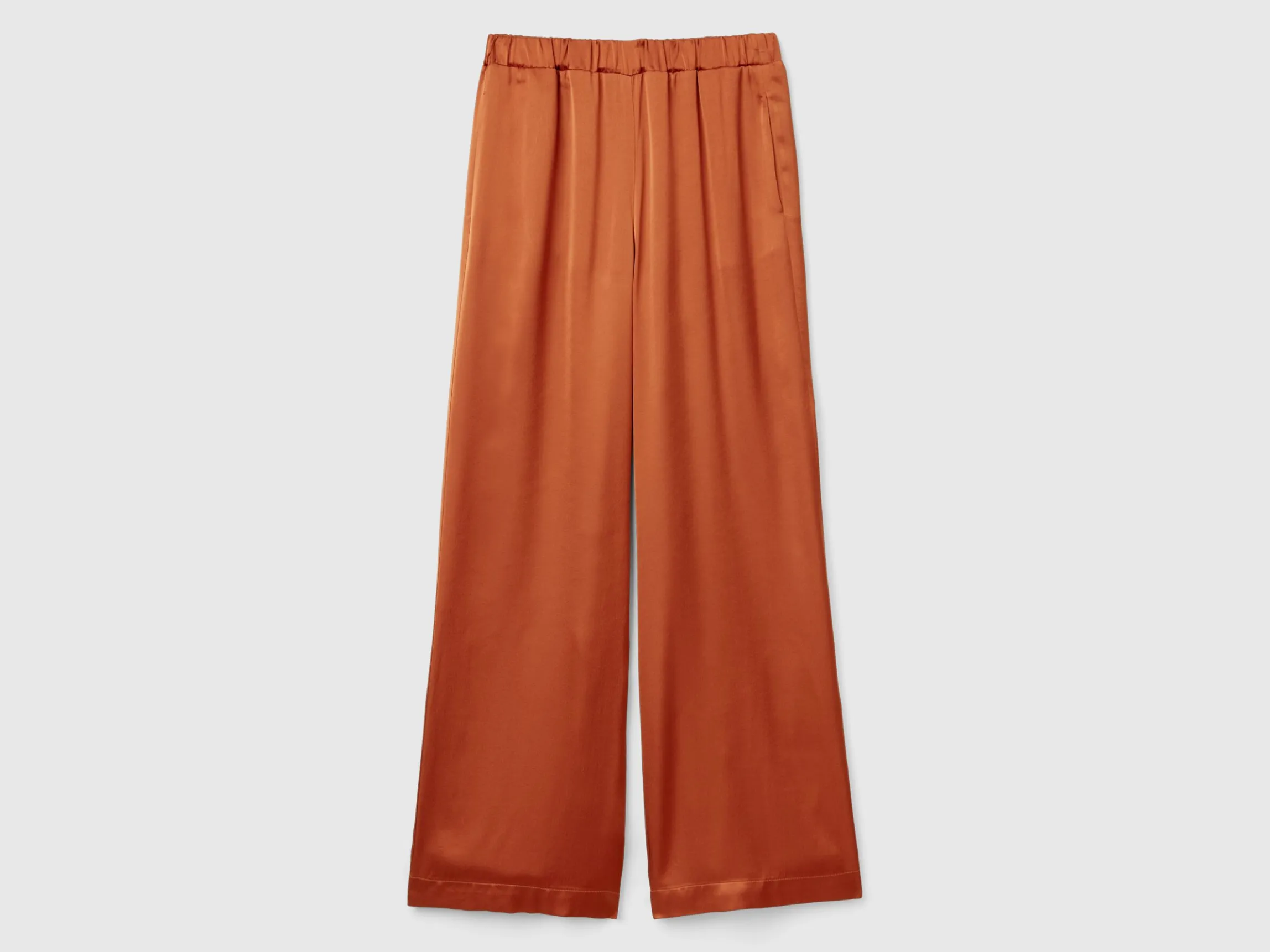 Wide trousers in 100% viscose