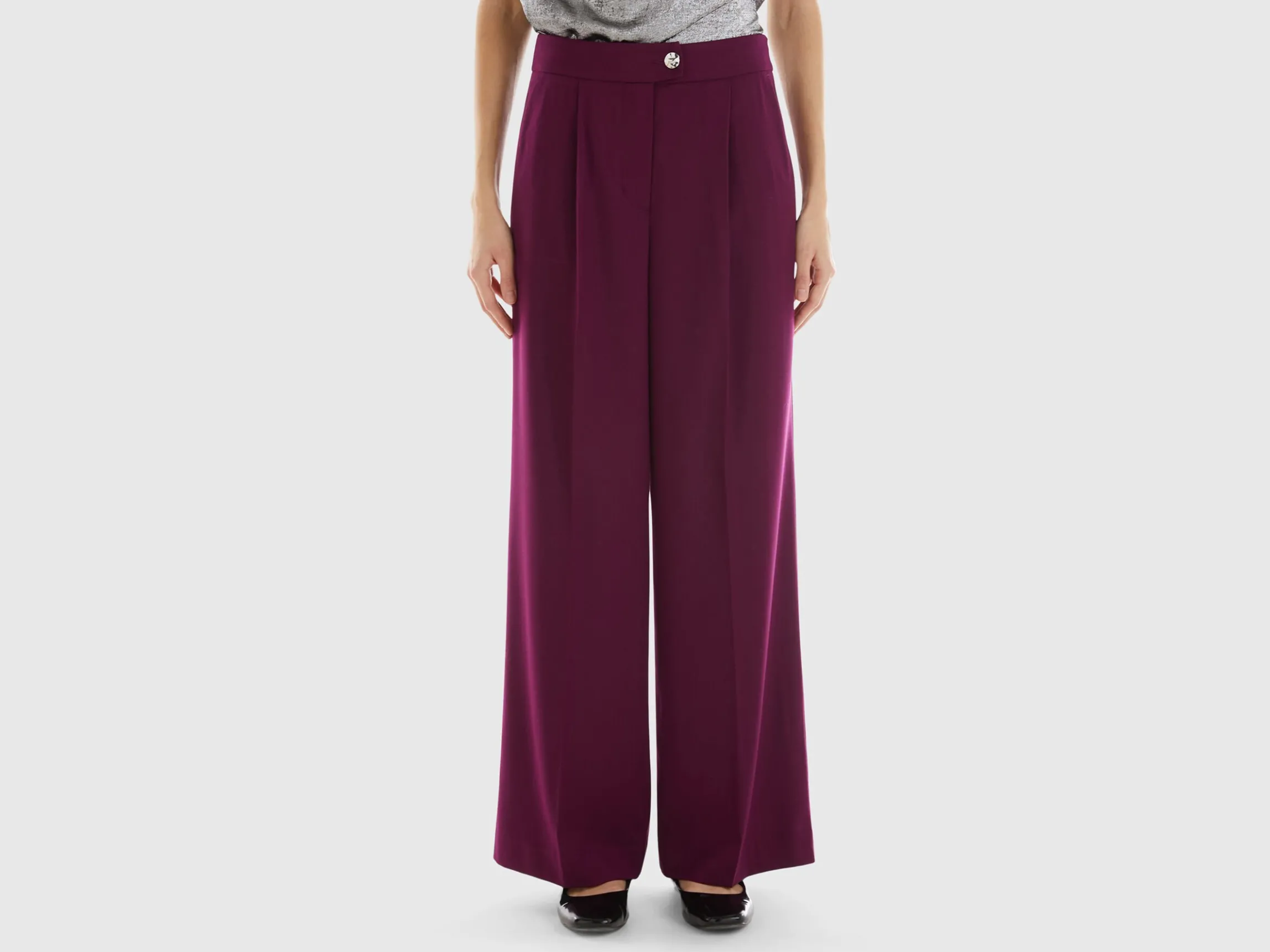 Wide trousers in wool and viscose blend