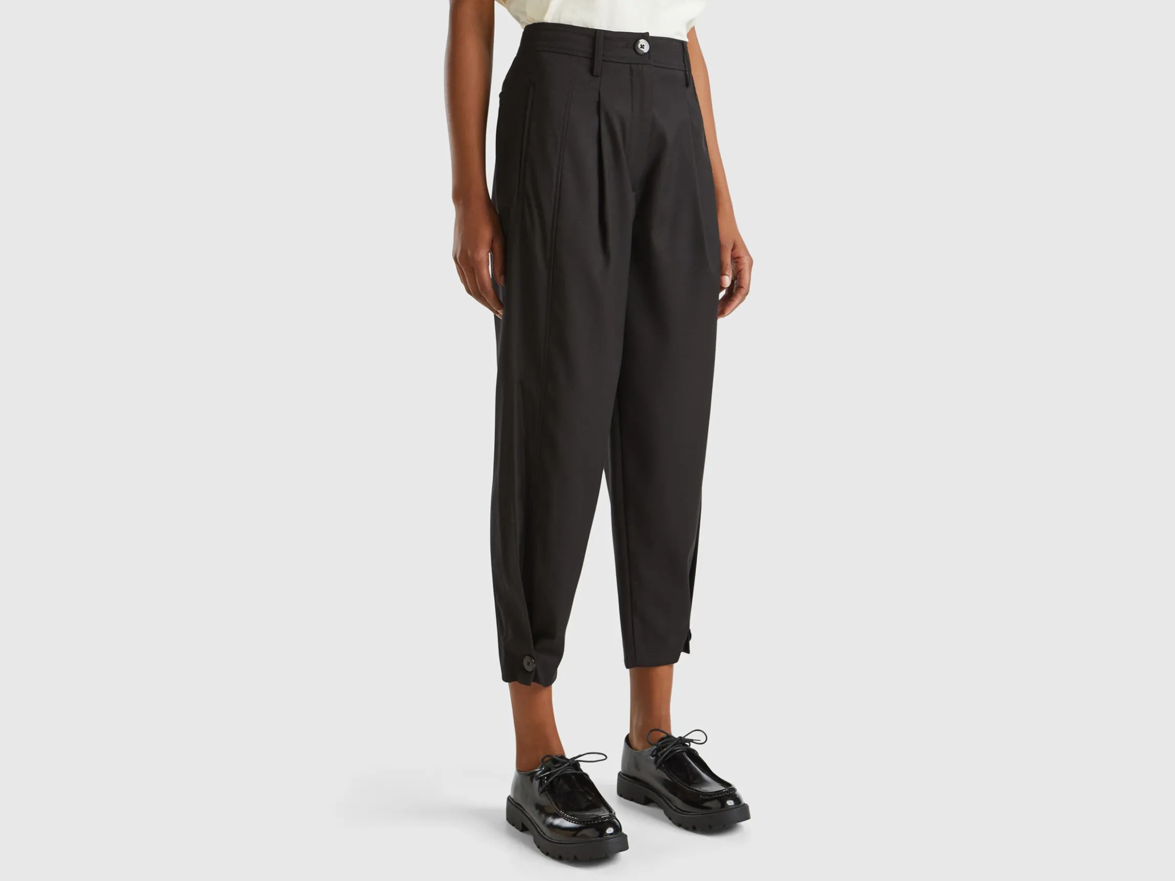 Wide trousers in wool blend