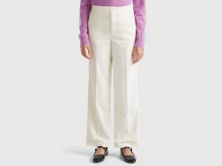 Wide velvet trousers