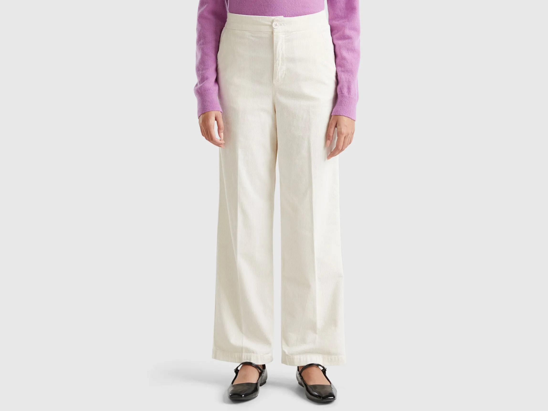 Wide velvet trousers