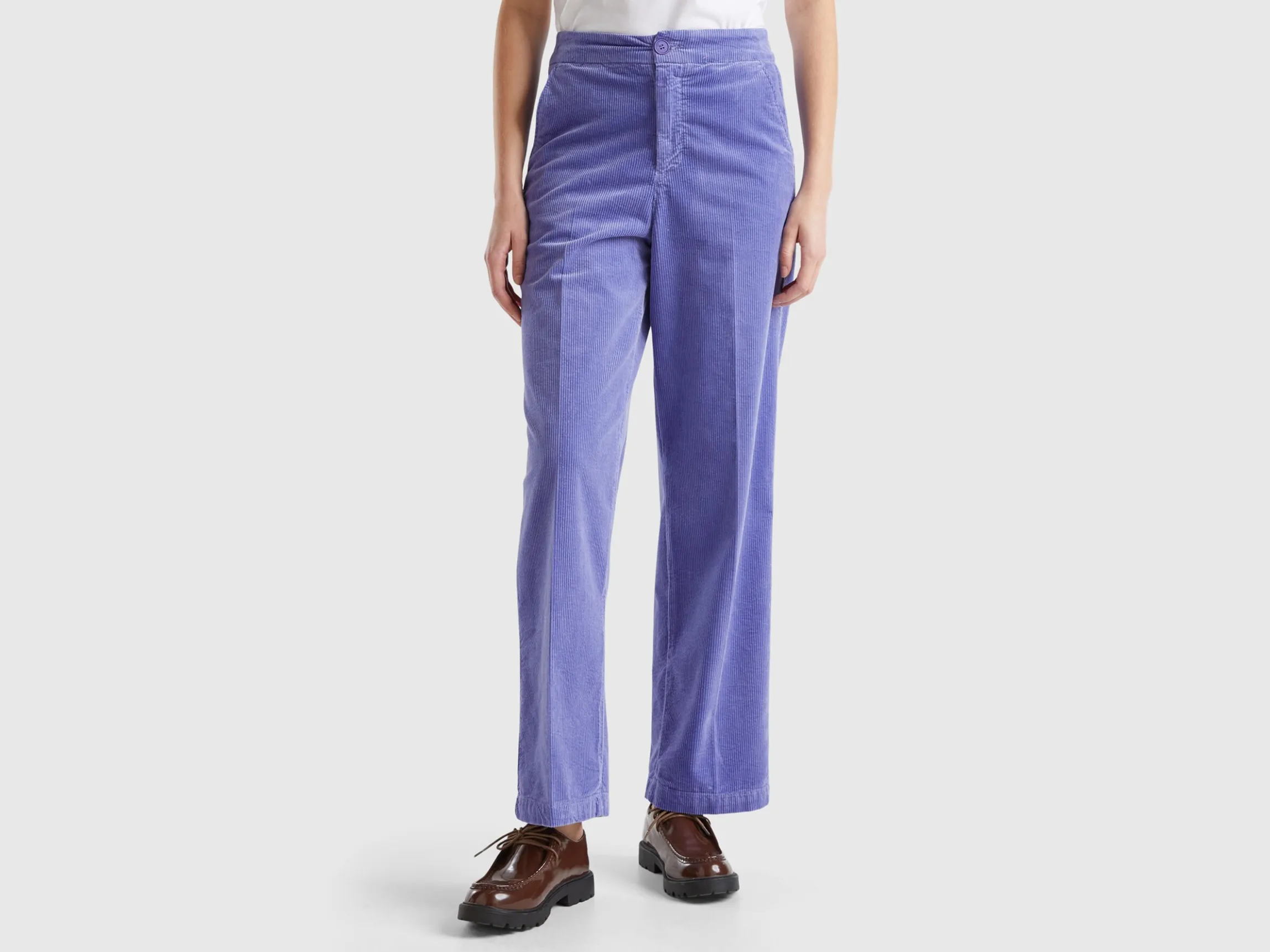 Wide velvet trousers
