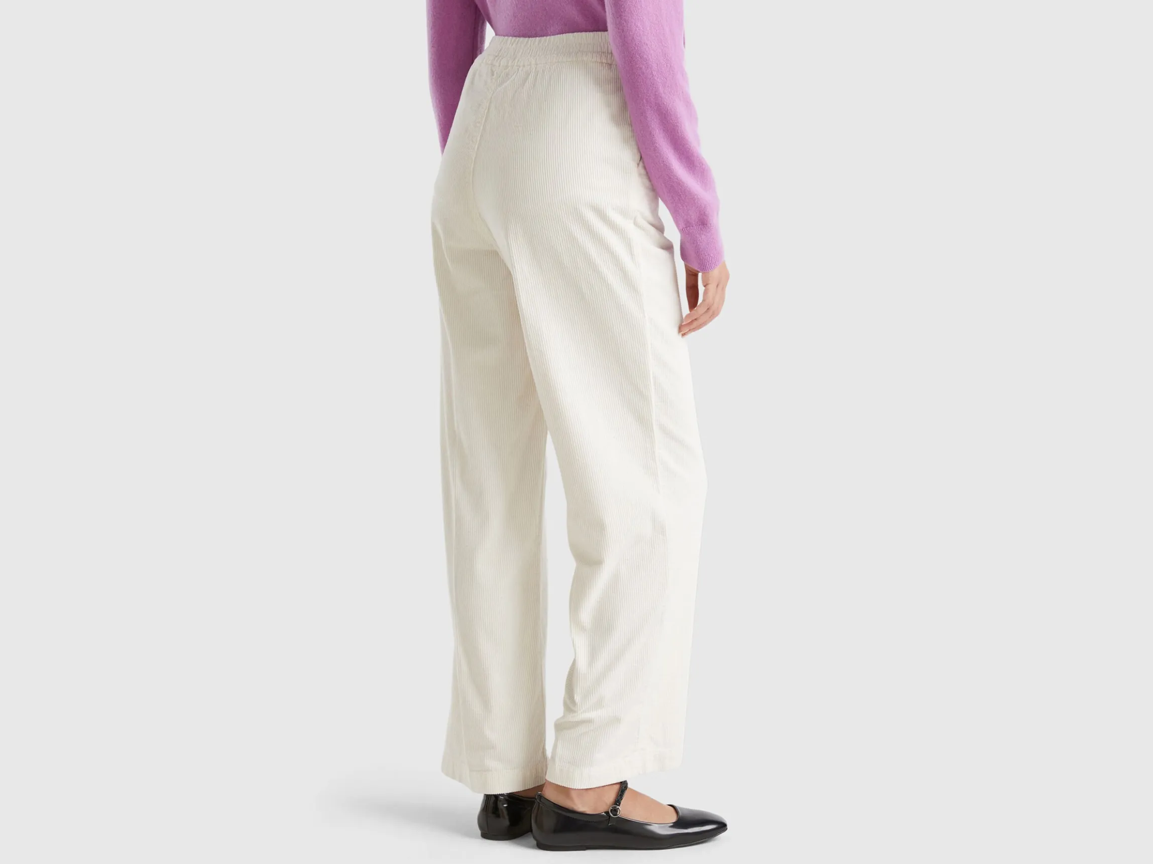 Wide velvet trousers