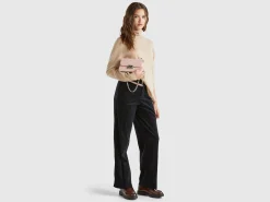 Wide velvet trousers