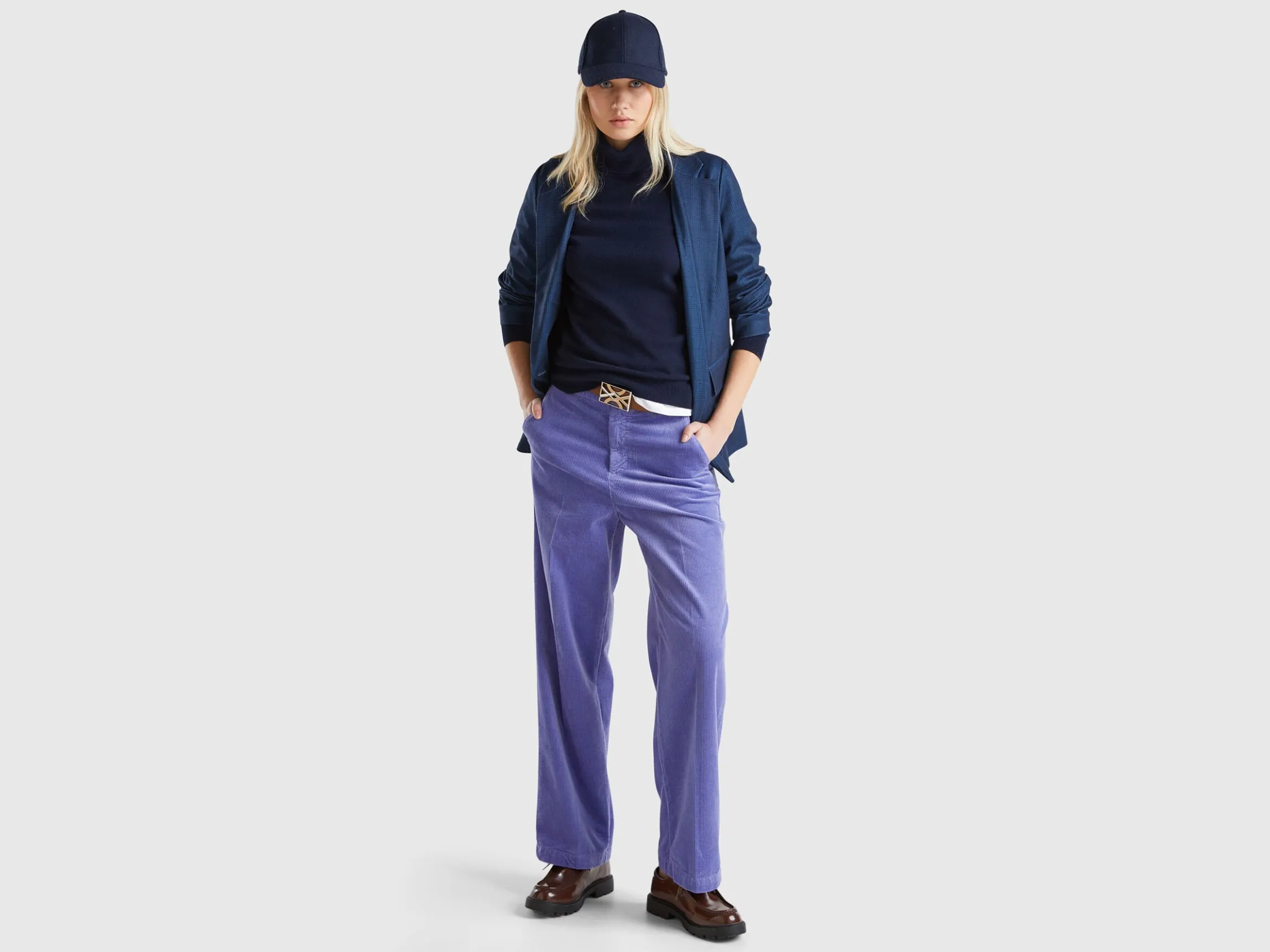 Wide velvet trousers