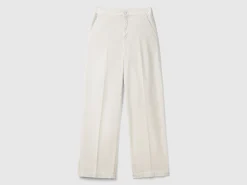 Wide velvet trousers