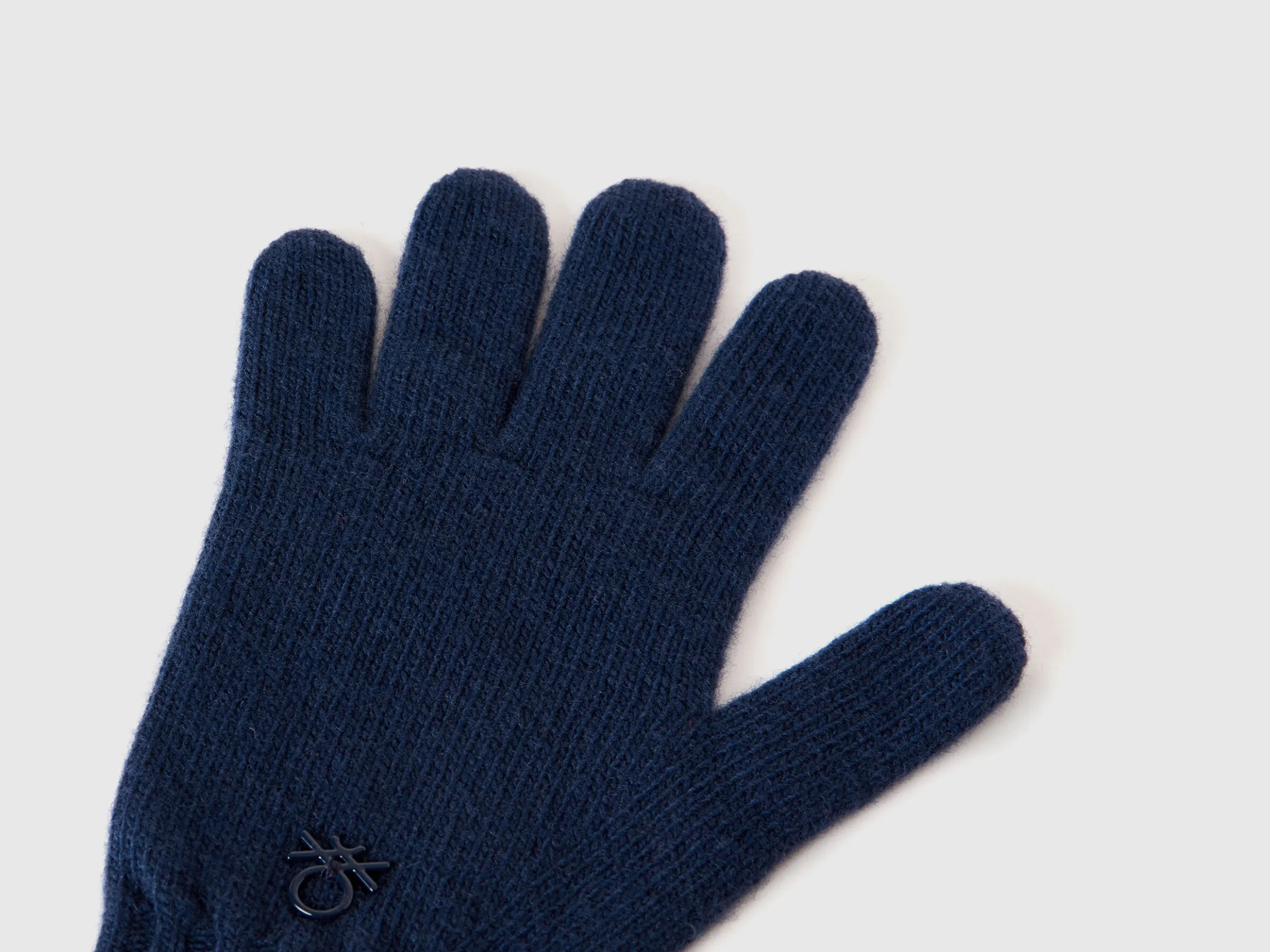 Wool blend gloves