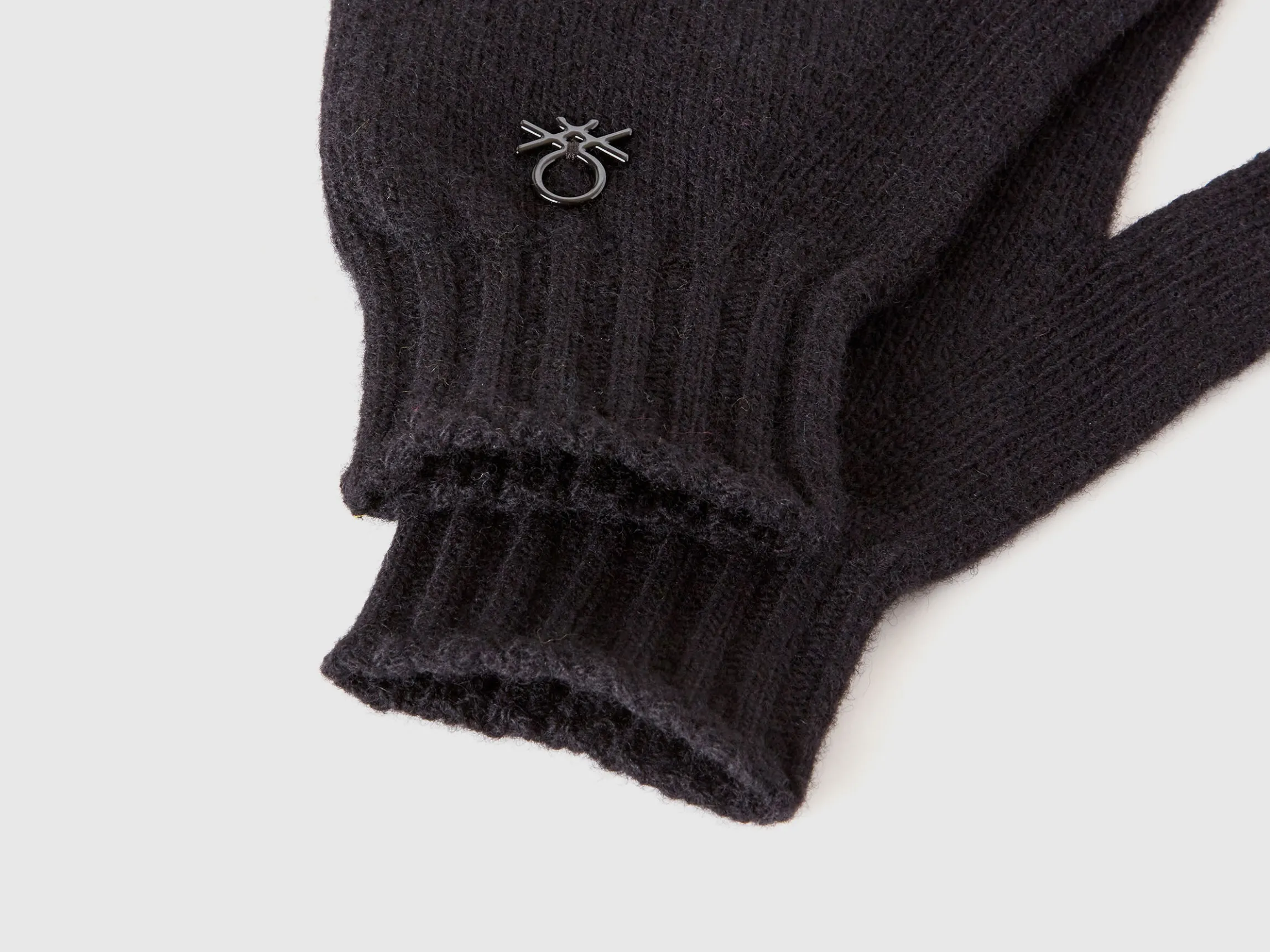 Wool blend gloves