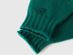 Wool blend gloves