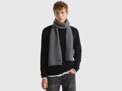 Wool blend scarf
