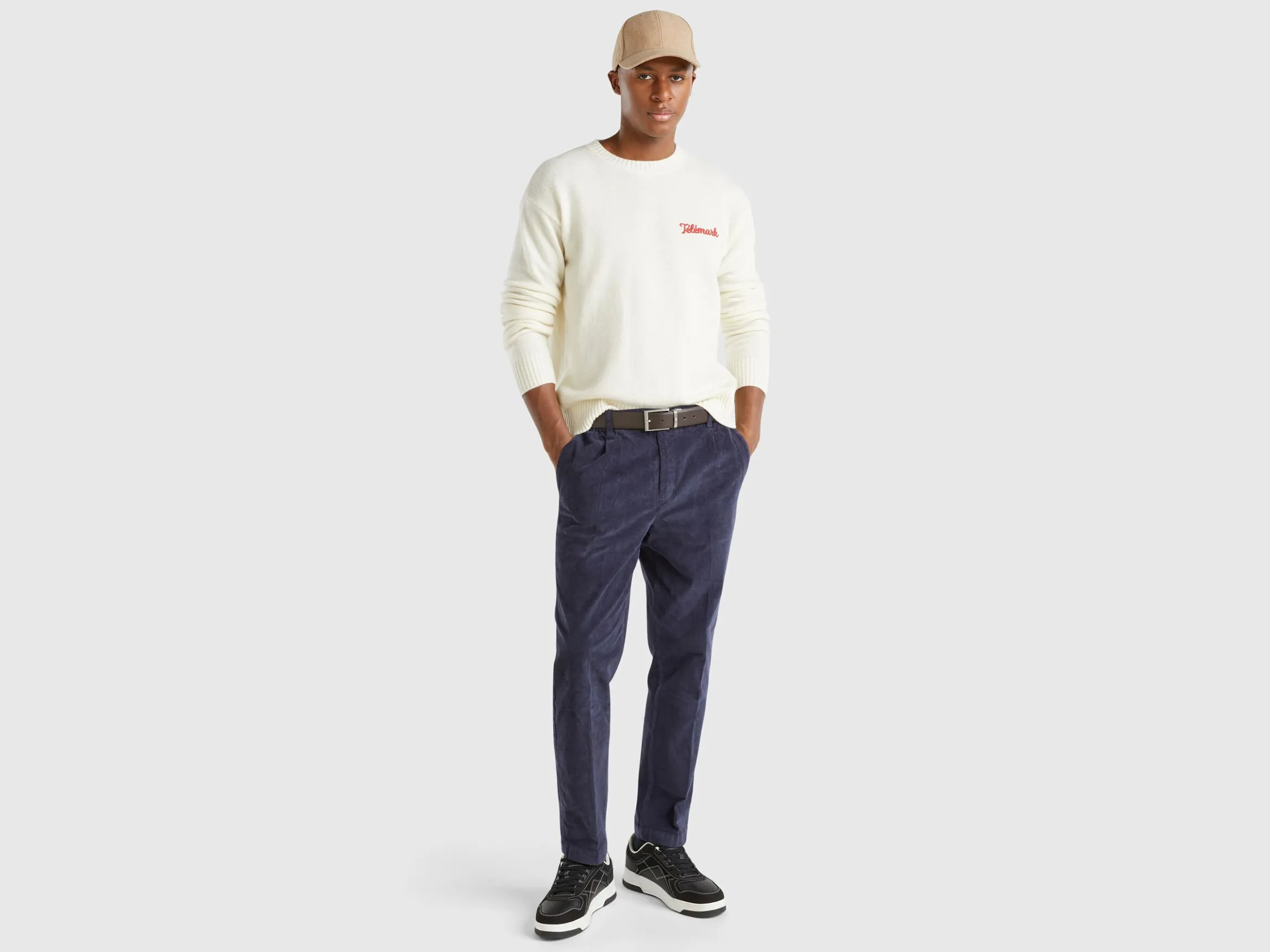 Wool blend sweater with ski graphic