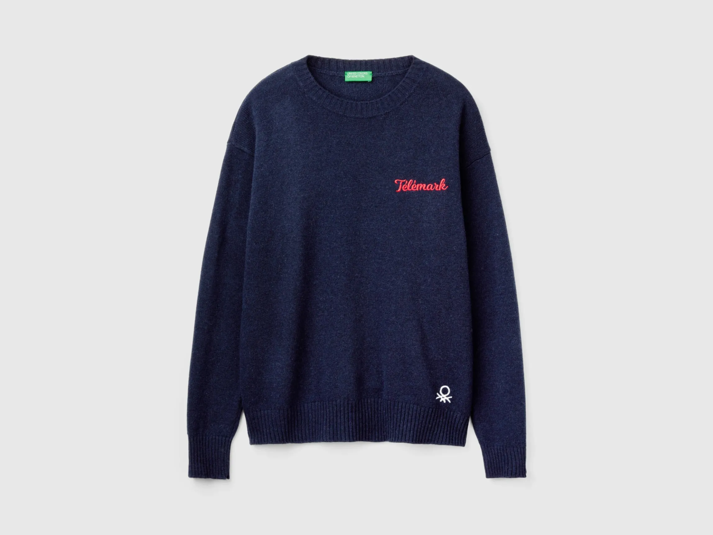 Wool blend sweater with ski graphic