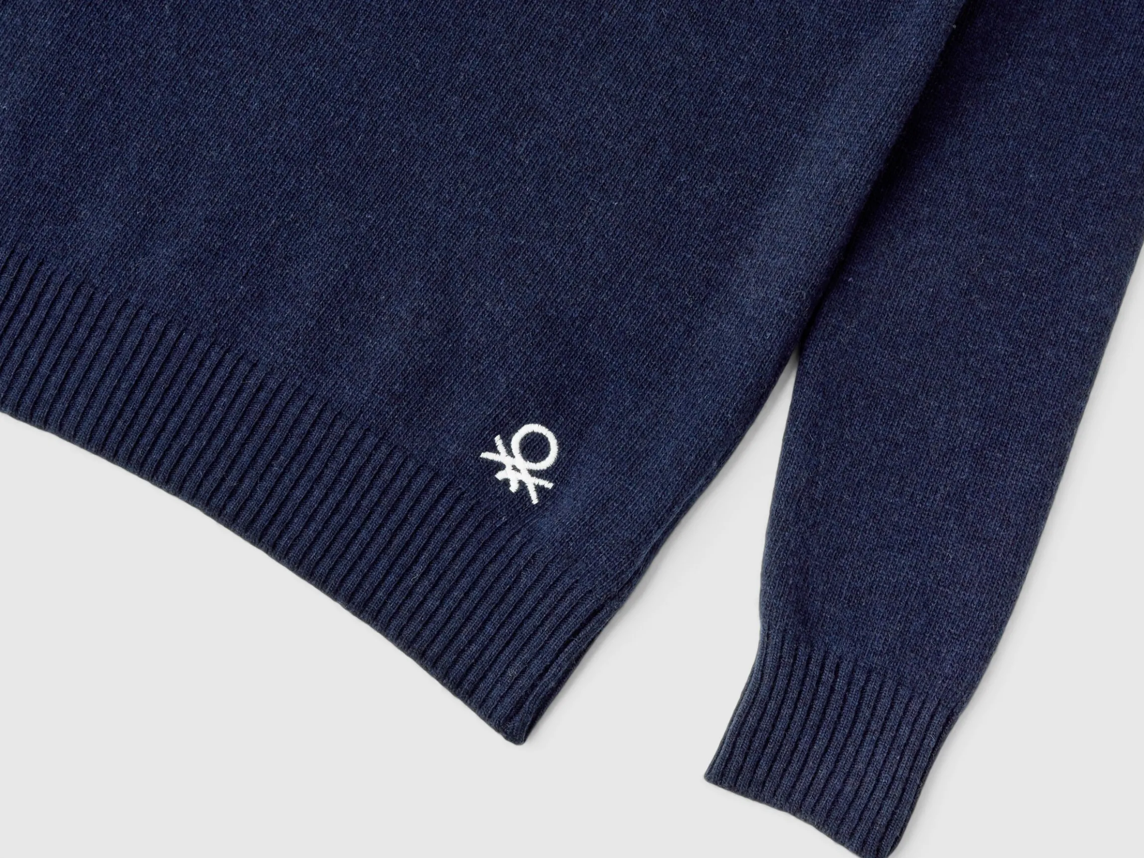 Wool blend sweater with ski graphic