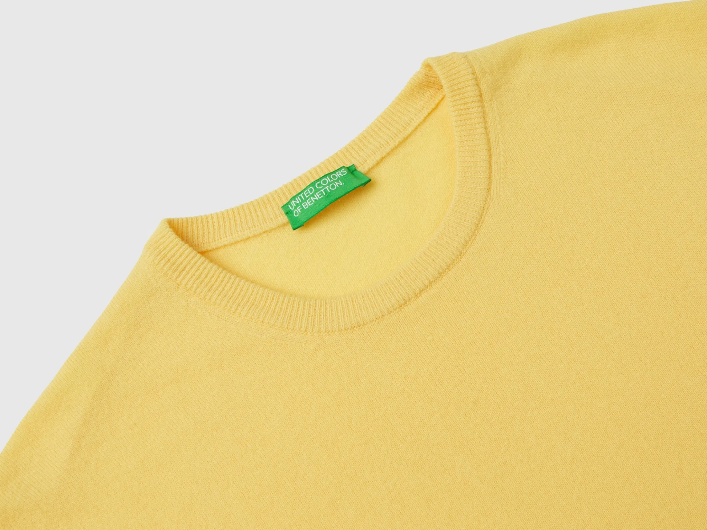Yellow crew neck sweater in pure Merino wool
