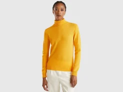 Yellow ochre turtleneck sweater in pure Merino wool
