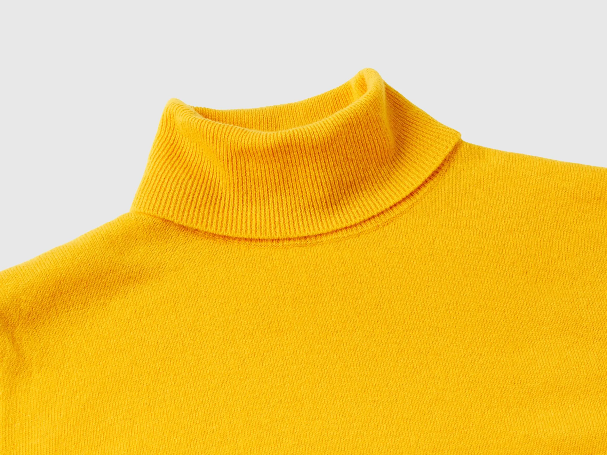 Yellow ochre turtleneck sweater in pure Merino wool